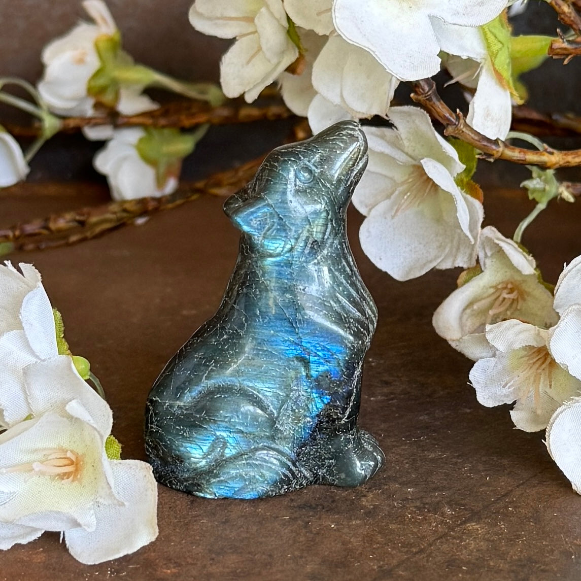 Labradorite Wolf (6cm) – Intuition, Protection & Spiritual Strength