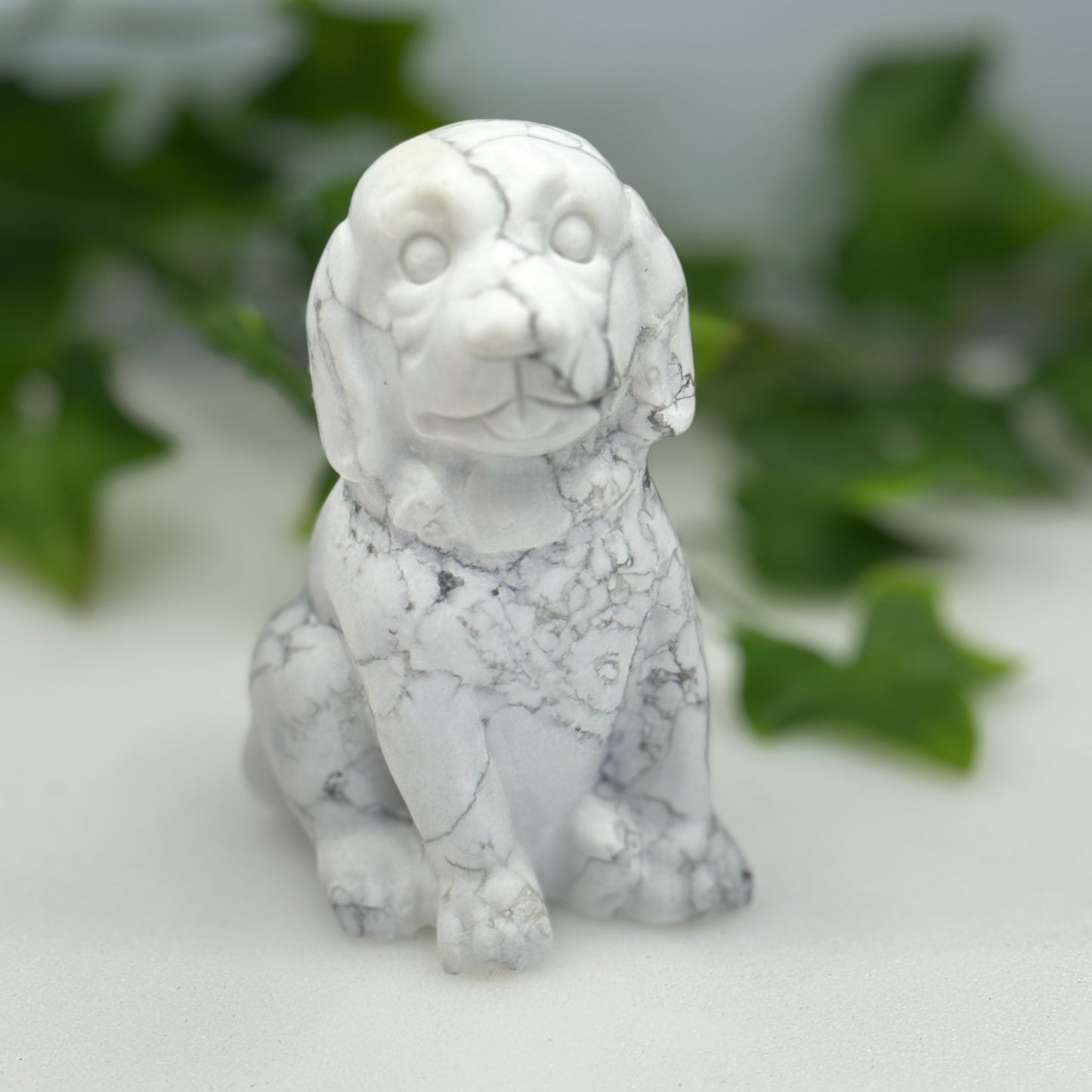 Labrador/Retriever Dog Crystal Carving – A Heartwarming Tribute to Dogs with Healing Energy