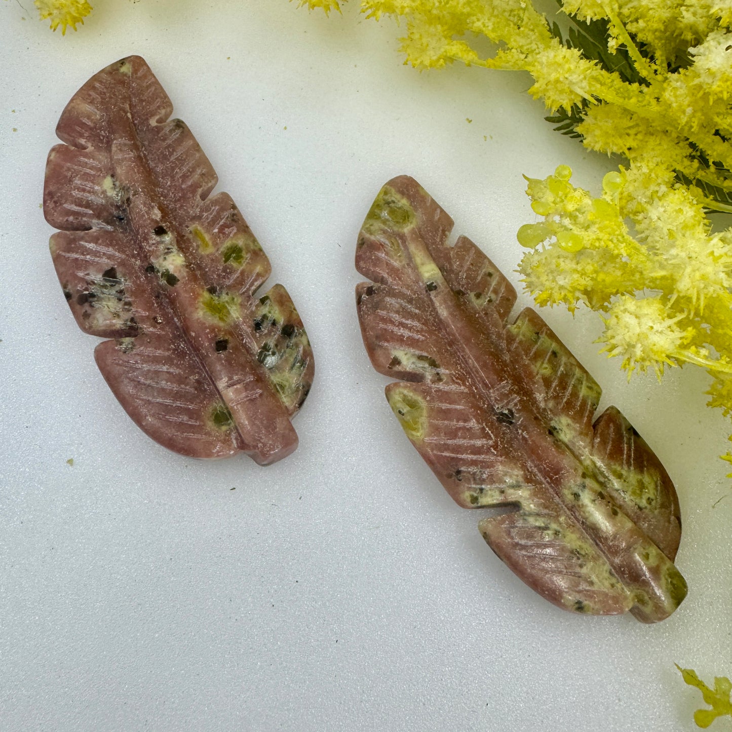 Feather Crystal Carving – A Beautiful Symbol of Spiritual Growth and Ascension