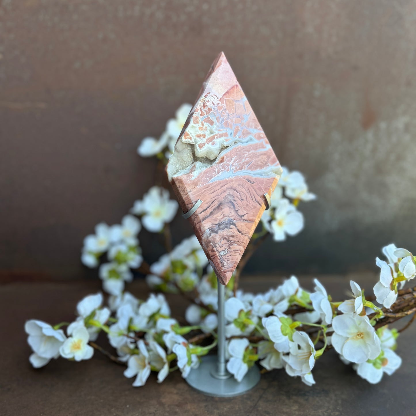 Pink Agate Rhombus with Stand - Healing Crystal for Tranquility, Emotional Balance & Spiritual Protection