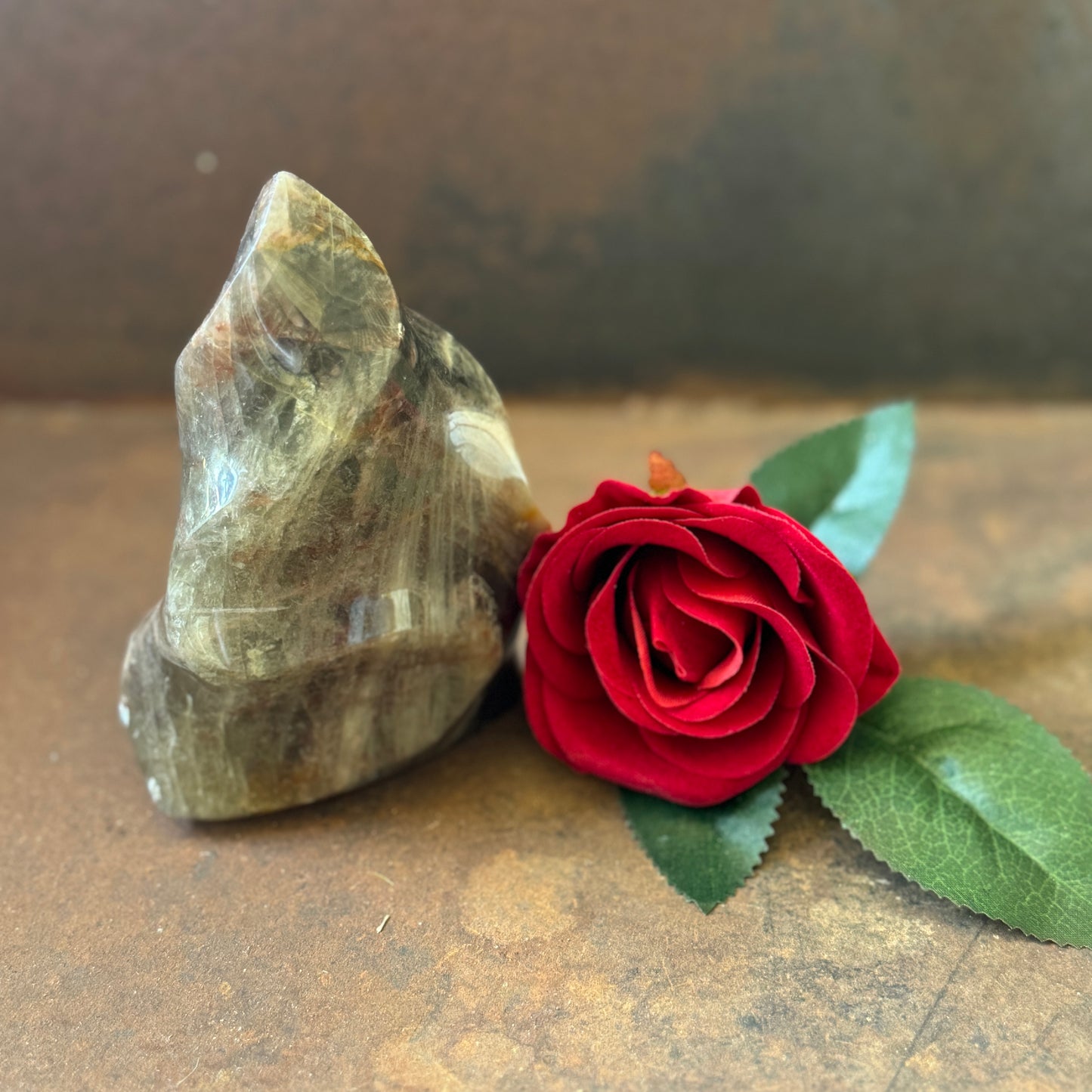 Black Moonstone Flame – Intuition, Transformation & Spiritual Protection