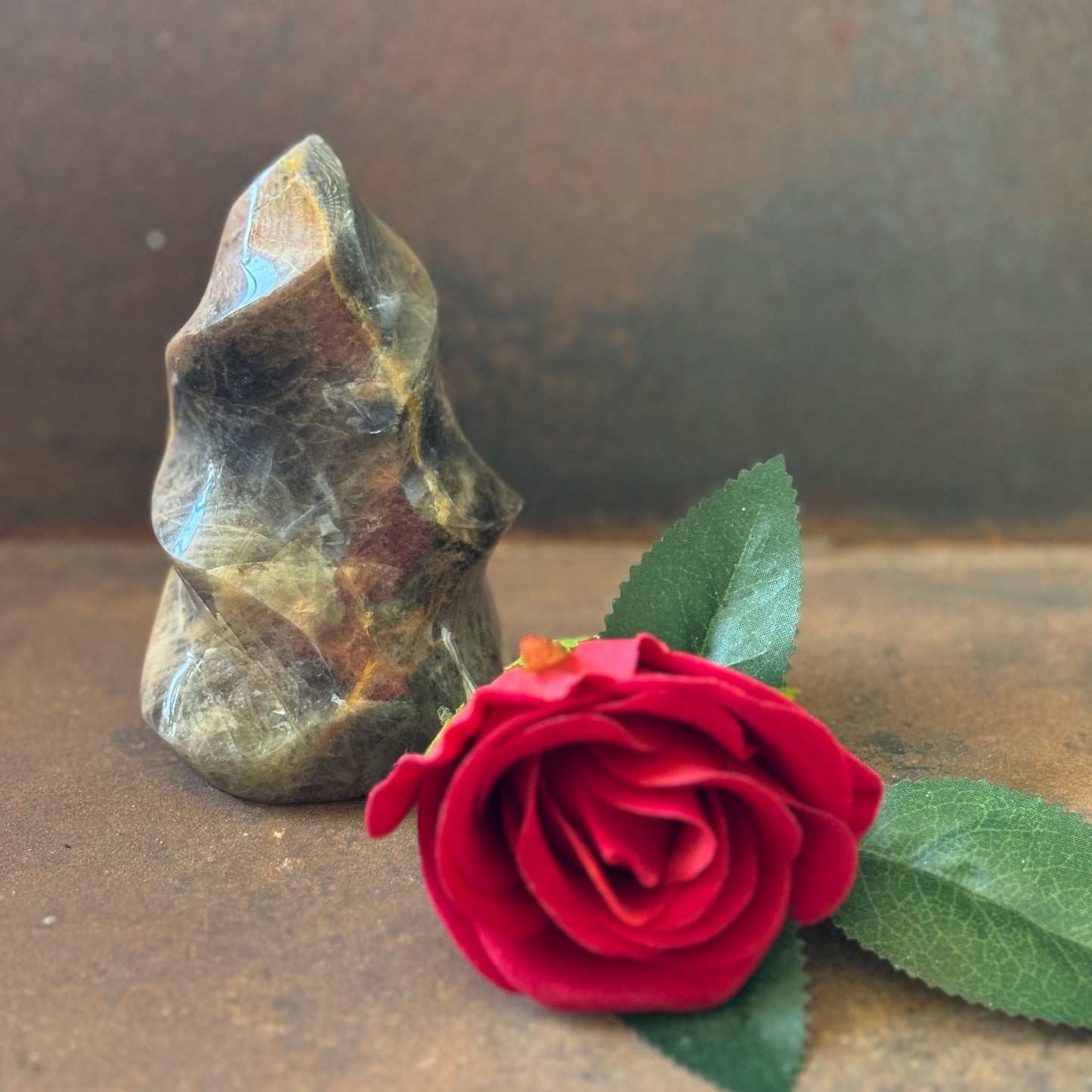 Black Moonstone Flame – Intuition, Transformation & Spiritual Protection