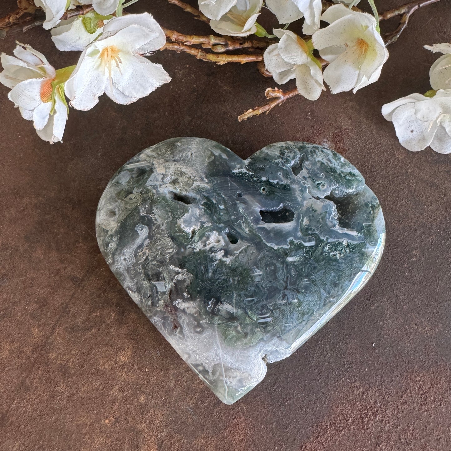 Moss Agate Heart – Crystal for New Beginnings, Growth & Emotional Healing