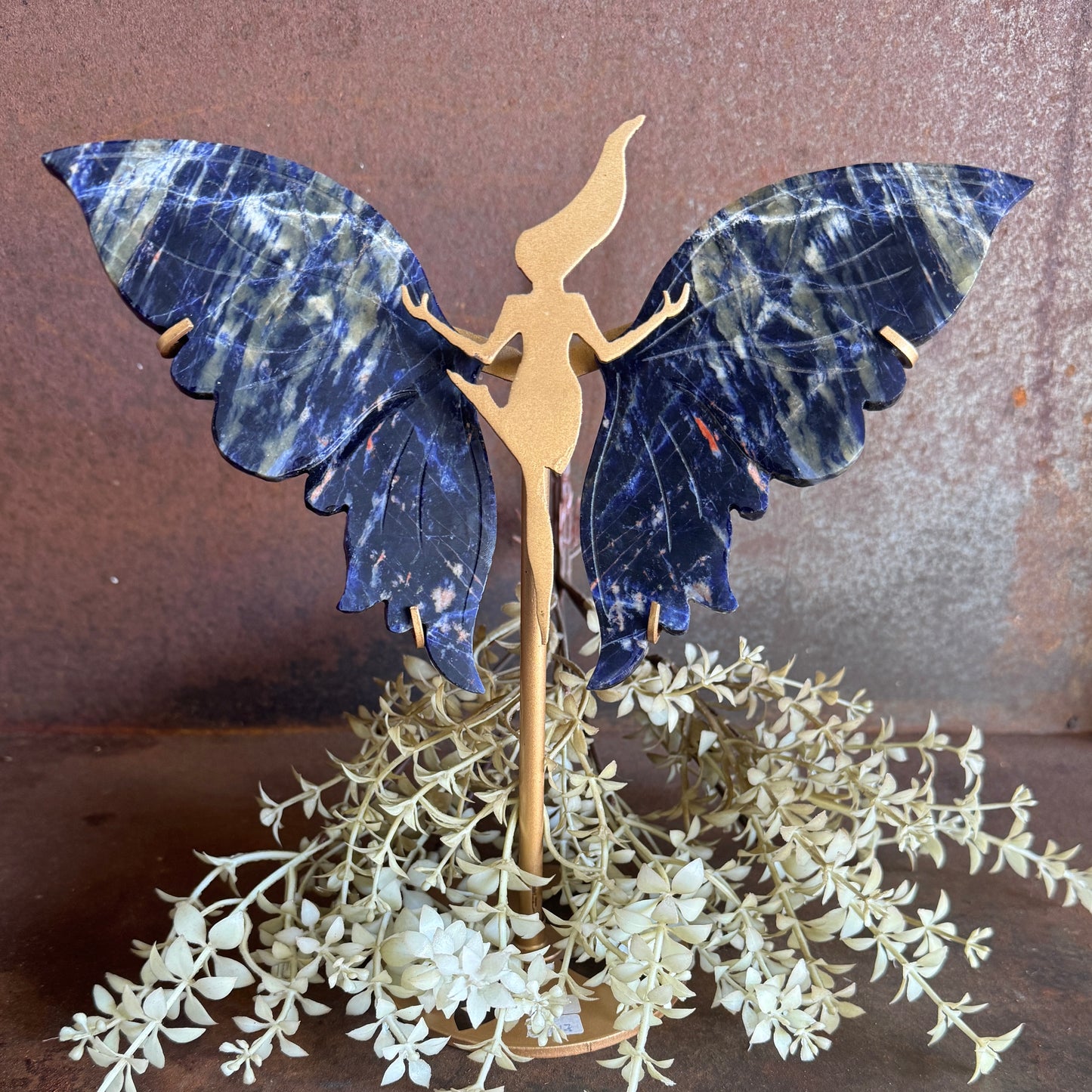 Sodalite Crystal Wings on Dancing Goddess Stand – Clarity, Intuition & Divine Feminine Energy
