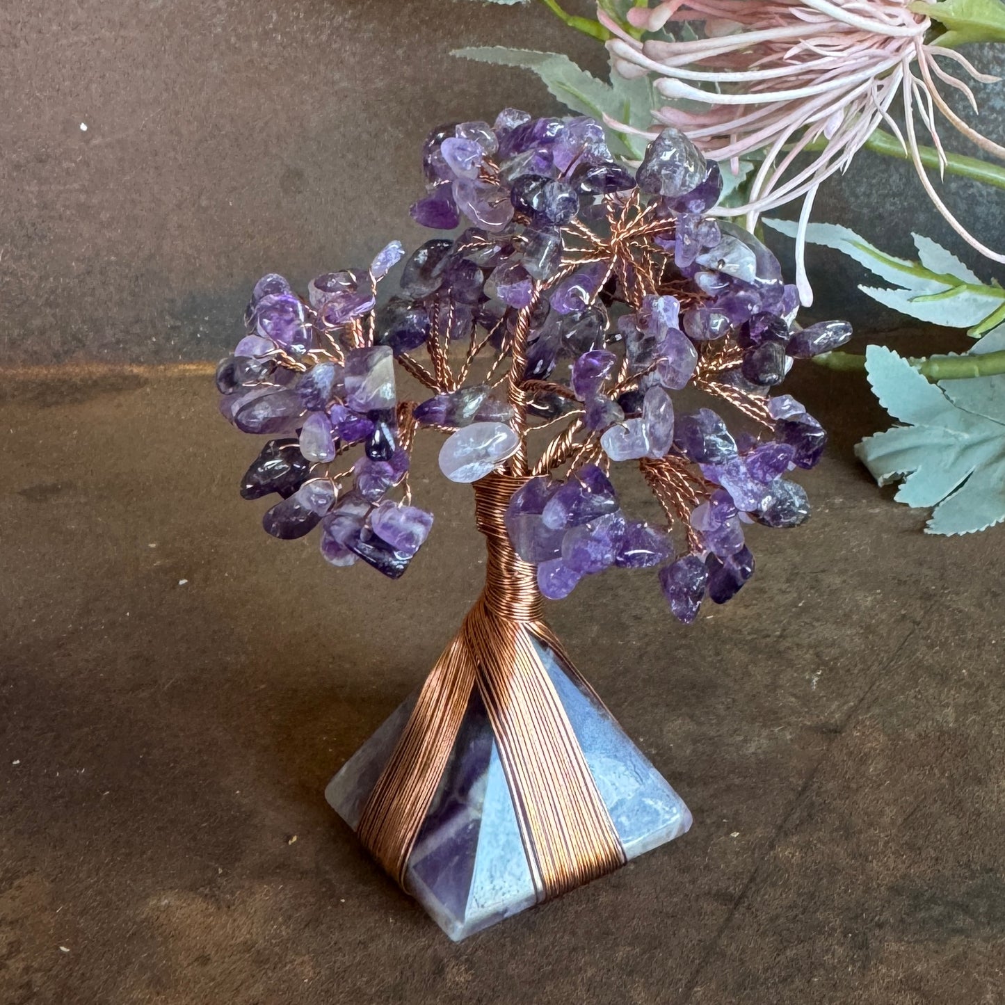 Flowering Crystal Tree Pyramid – Healing Crystals for Energy Amplification, Abundance & Spiritual Decor