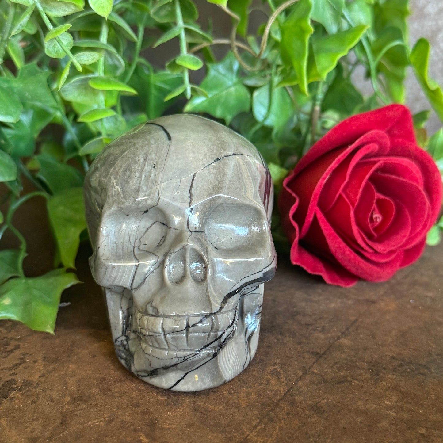 Volcanic Agate Skull Carving – UV Reactive Crystal for Transformation, Protection & Intuition (529g, 9x7cm)