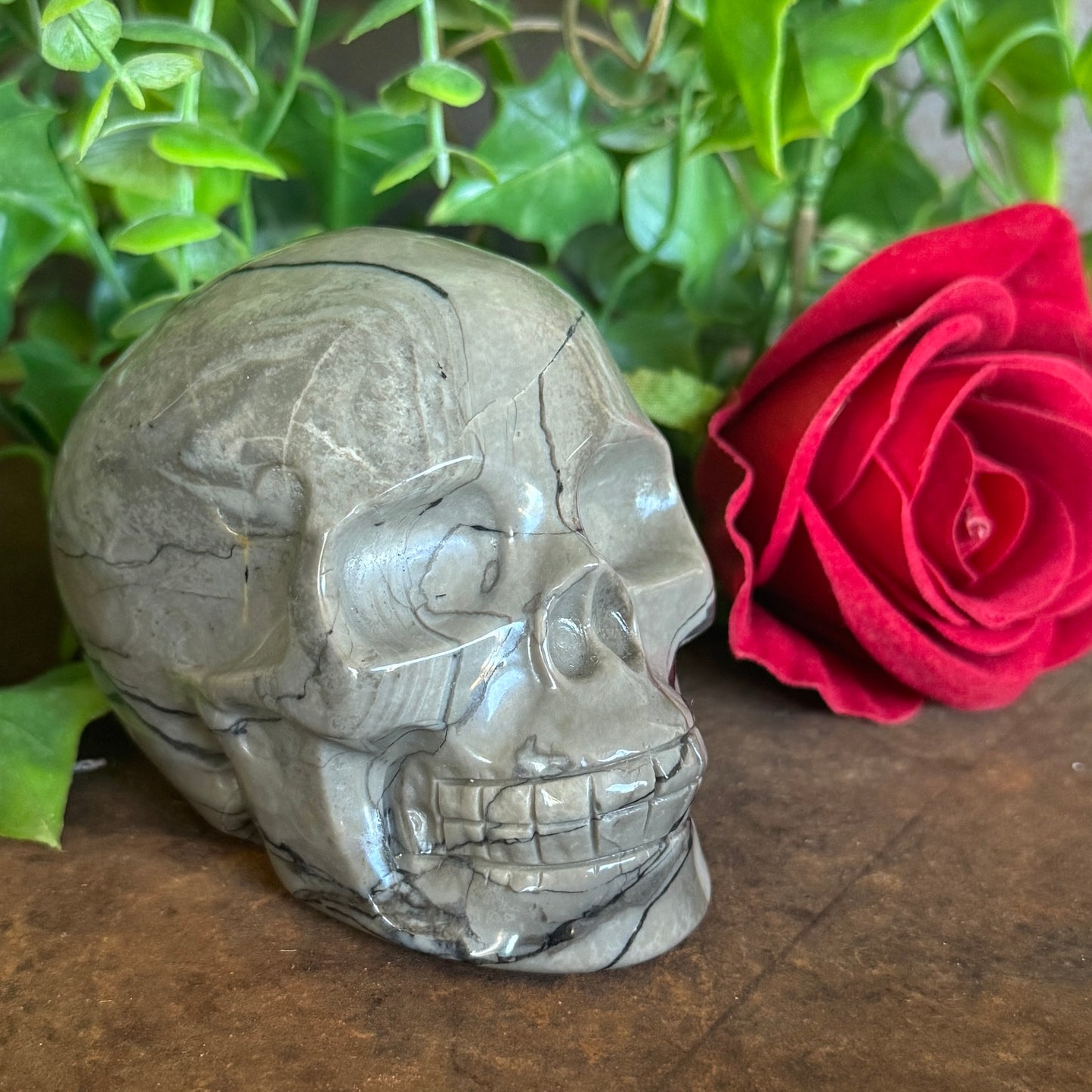 Volcanic Agate Skull Carving – UV Reactive Crystal for Transformation, Protection & Intuition (529g, 9x7cm)