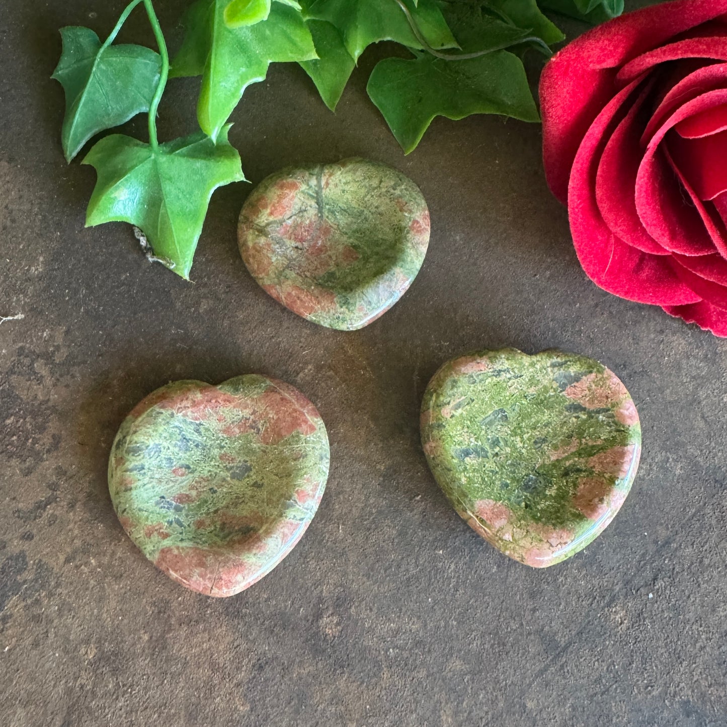 Heart-Shaped Crystal Thumb Stones – Worry Stones for Healing, Protection & Inner Calm (4x4cm x 3mm)