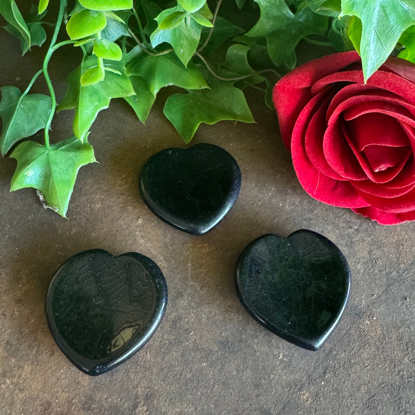 Heart-Shaped Crystal Thumb Stones – Worry Stones for Healing, Protection & Inner Calm (4x4cm x 3mm)