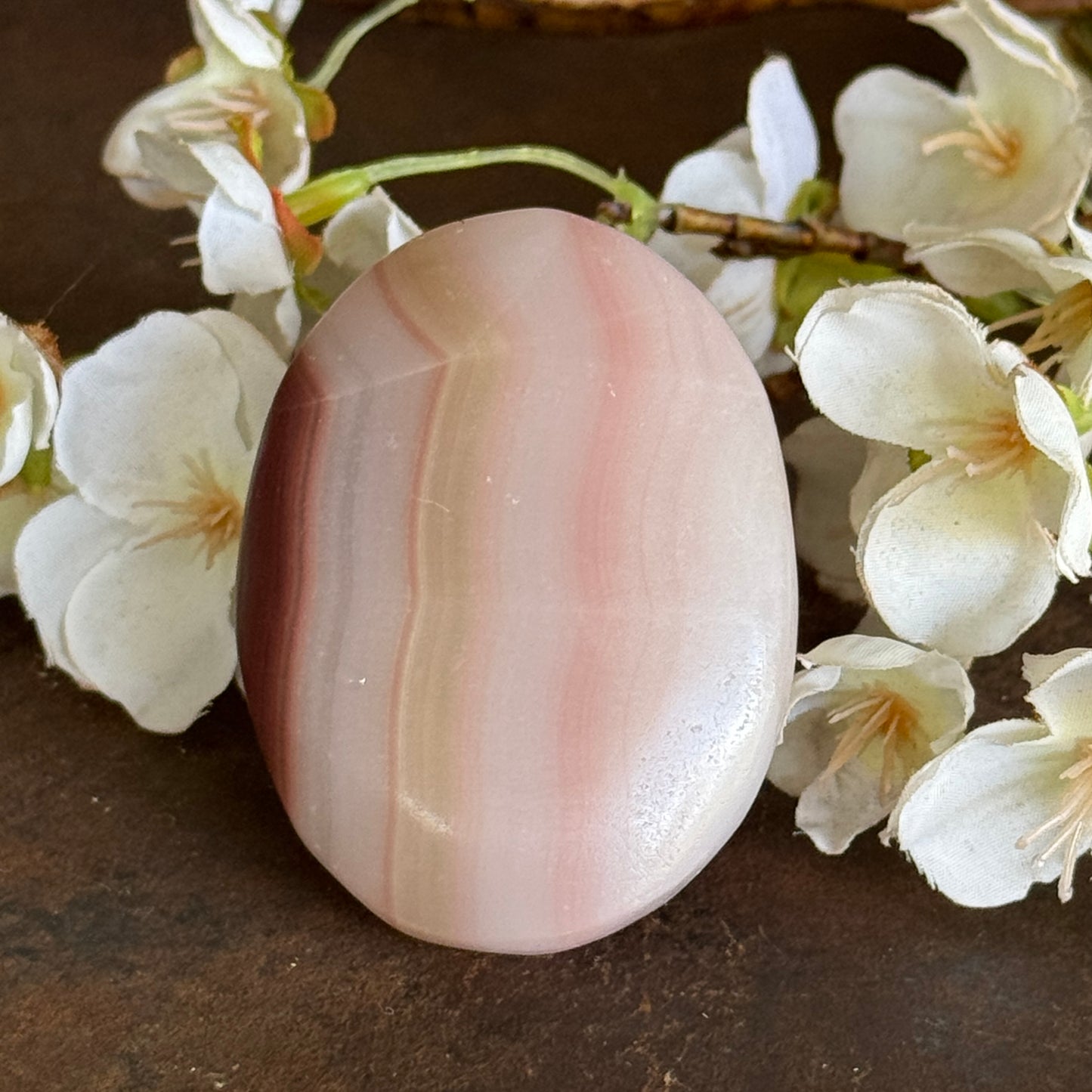 Pink Onyx Palm Stone – Calm, Balance & Spiritual Healing