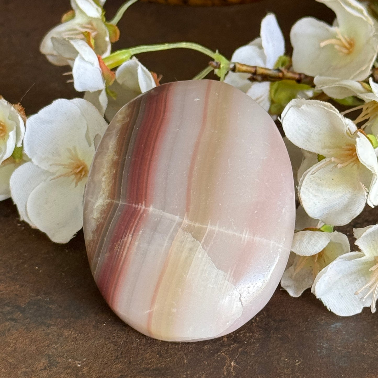 Pink Onyx Palm Stone – Calm, Balance & Spiritual Healing