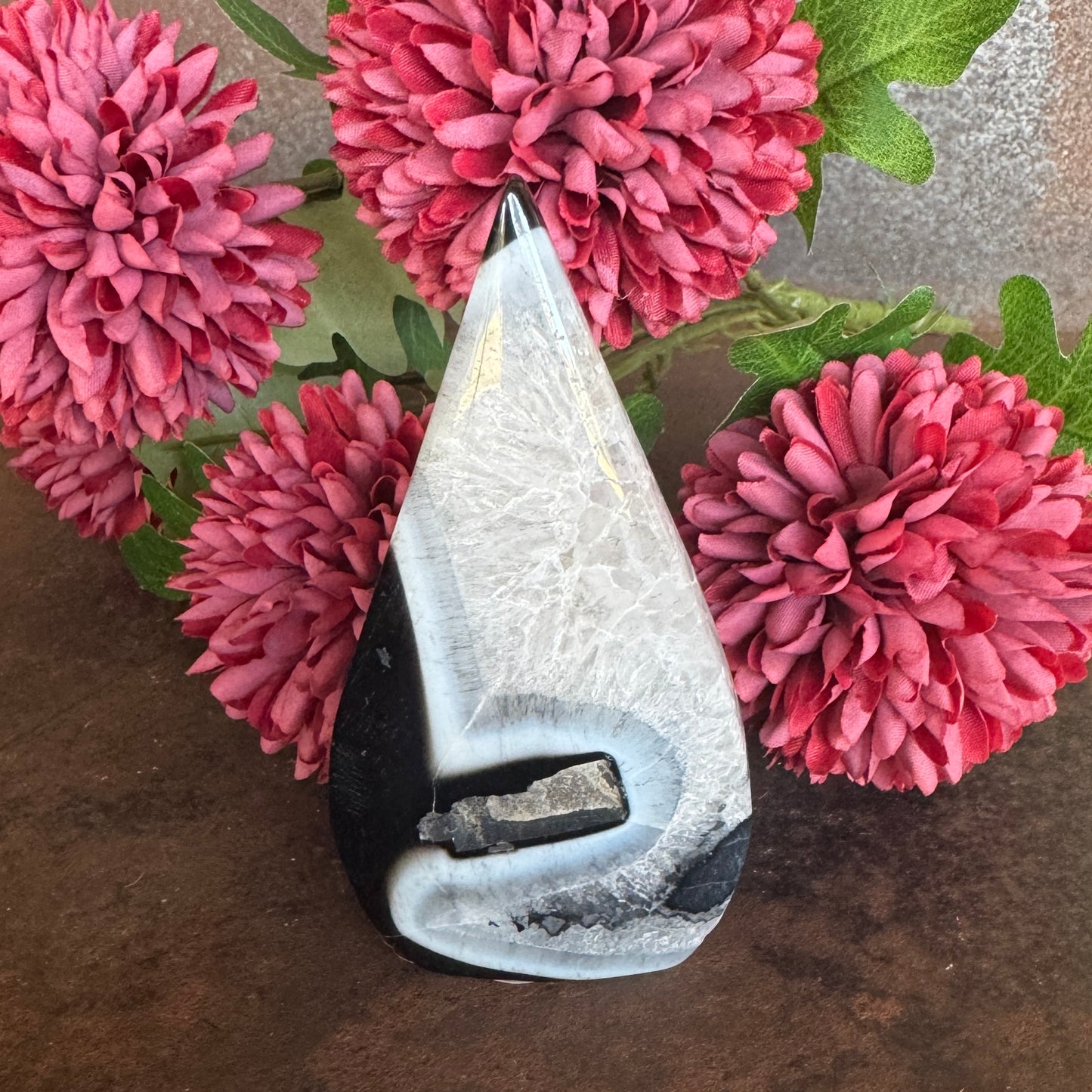 Black Agate Free Shape – Grounding, Spiritual Protection & Emotional Balance