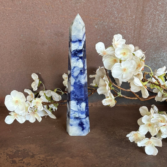 Sodalite Crystal Tower – Truth, Clarity & Spiritual Awakening