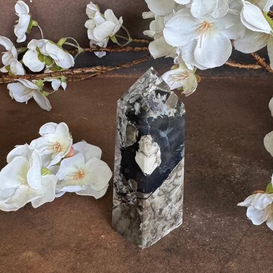 Volcanic Agate Four-Sided Crystal Tower – Energy Amplification, Protection & Spiritual Renewal