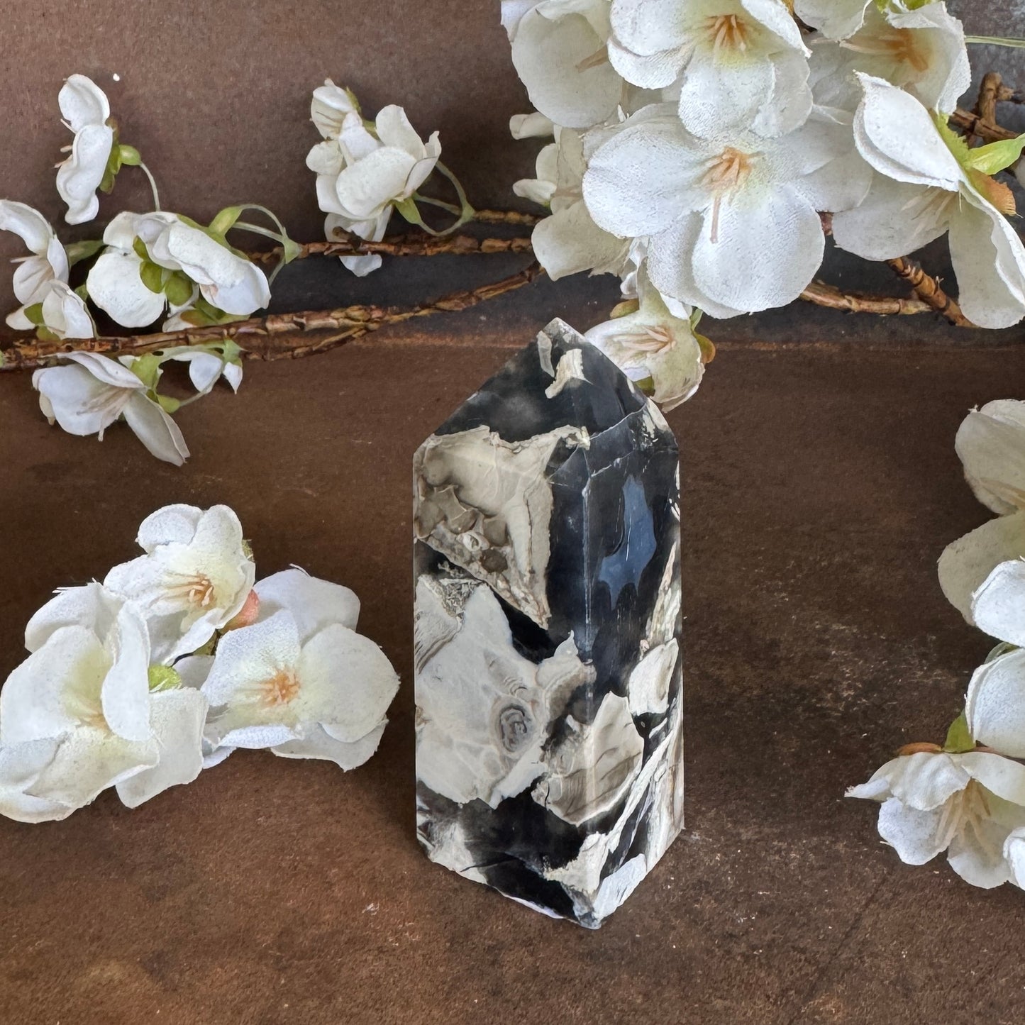 Volcanic Agate Four-Sided Crystal Tower – Energy Amplification, Protection & Spiritual Renewal
