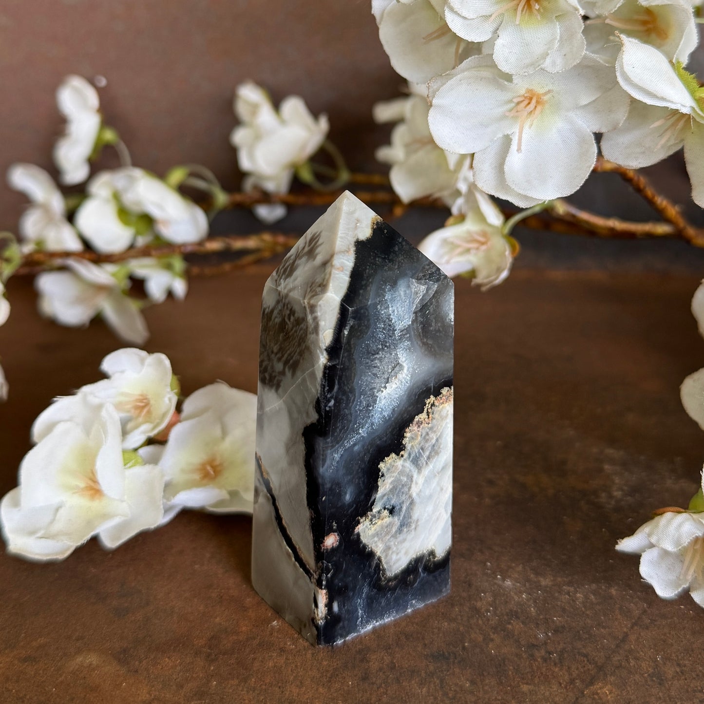 Volcanic Agate Four-Sided Crystal Tower – Energy Amplification, Protection & Spiritual Renewal