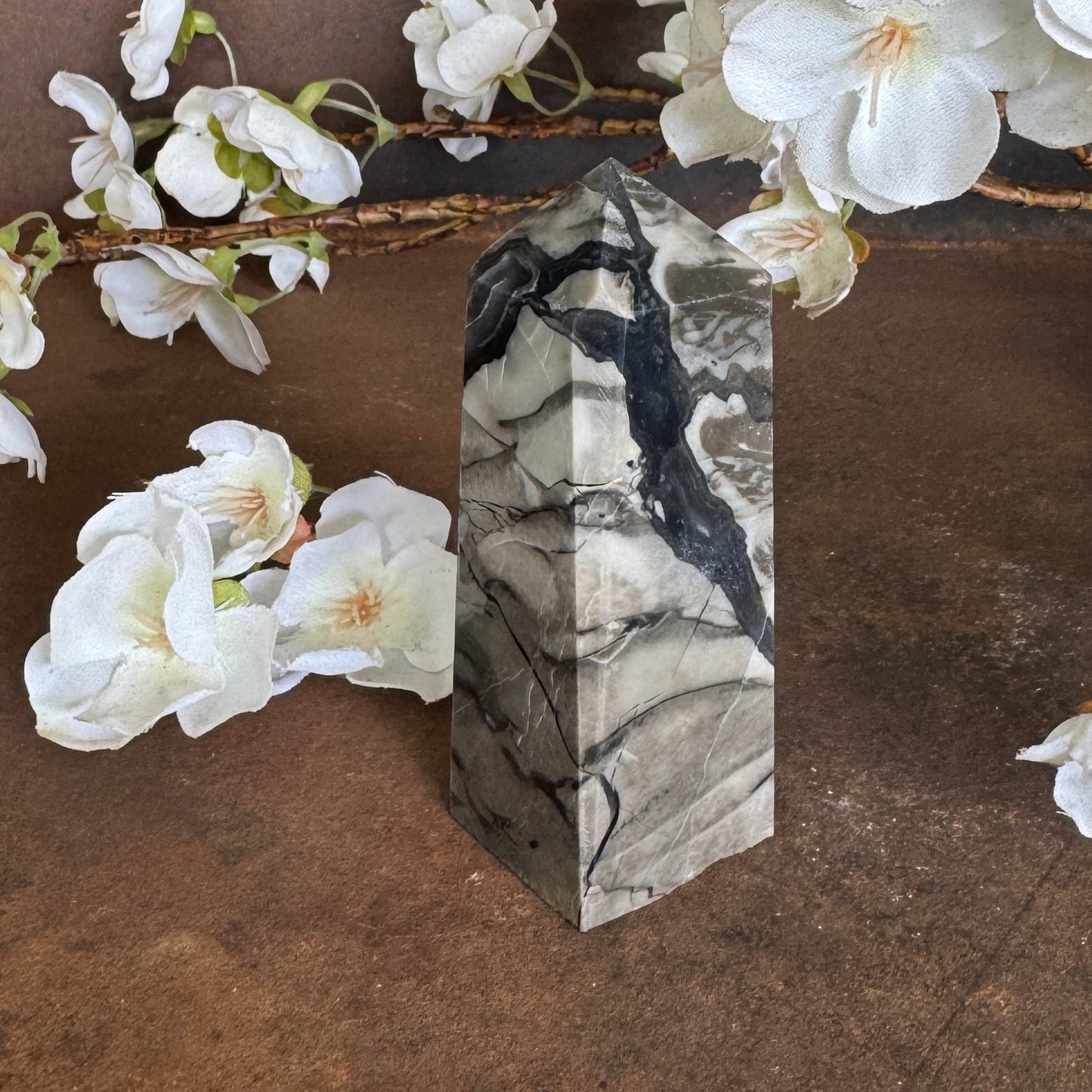 Volcanic Agate Four-Sided Crystal Tower – Energy Amplification, Protection & Spiritual Renewal