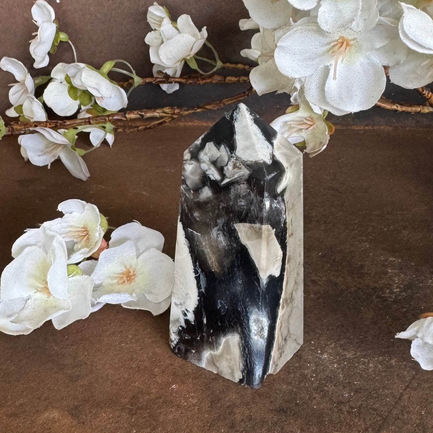 Volcanic Agate Four-Sided Crystal Tower – Energy Amplification, Protection & Spiritual Renewal