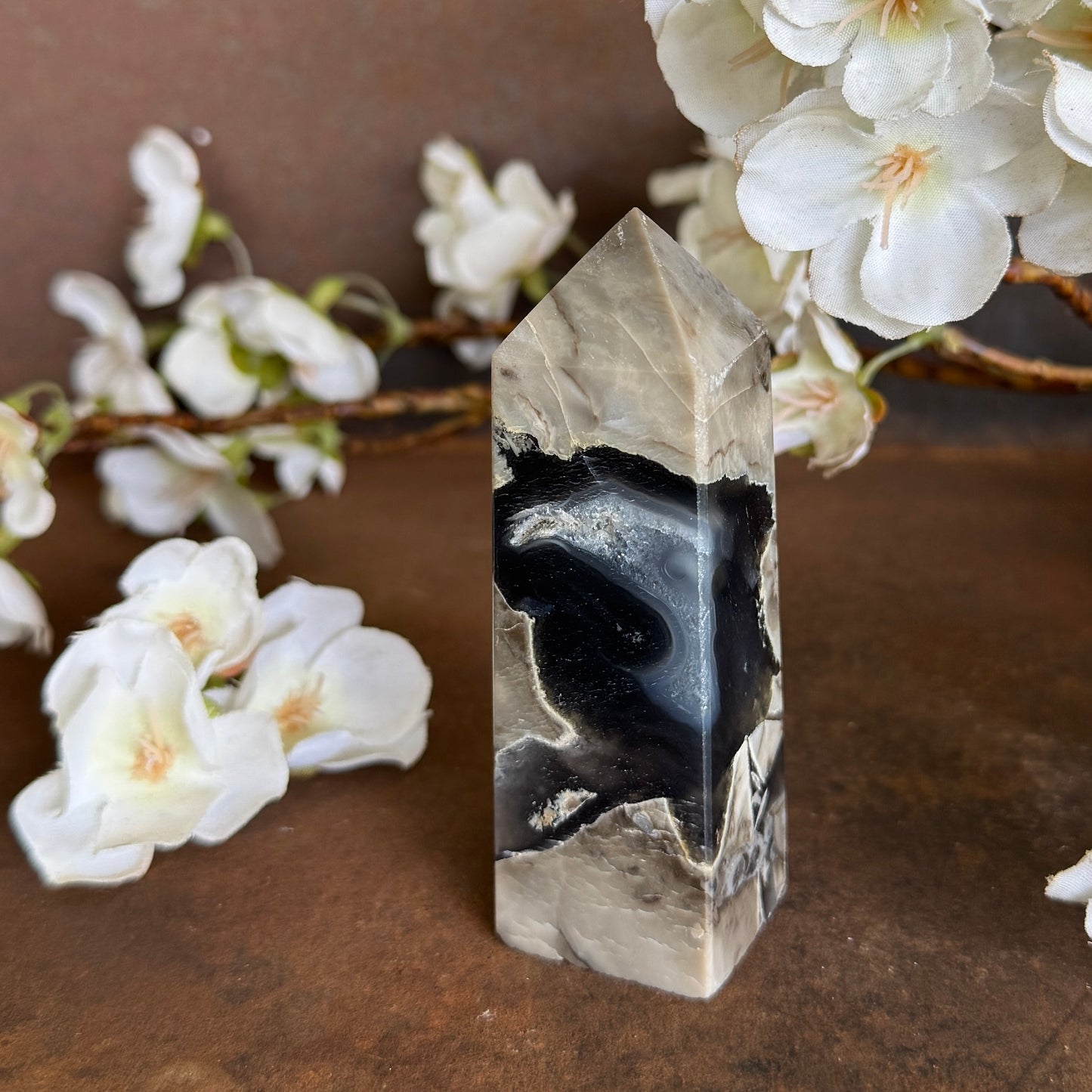 Volcanic Agate Four-Sided Crystal Tower – Energy Amplification, Protection & Spiritual Renewal