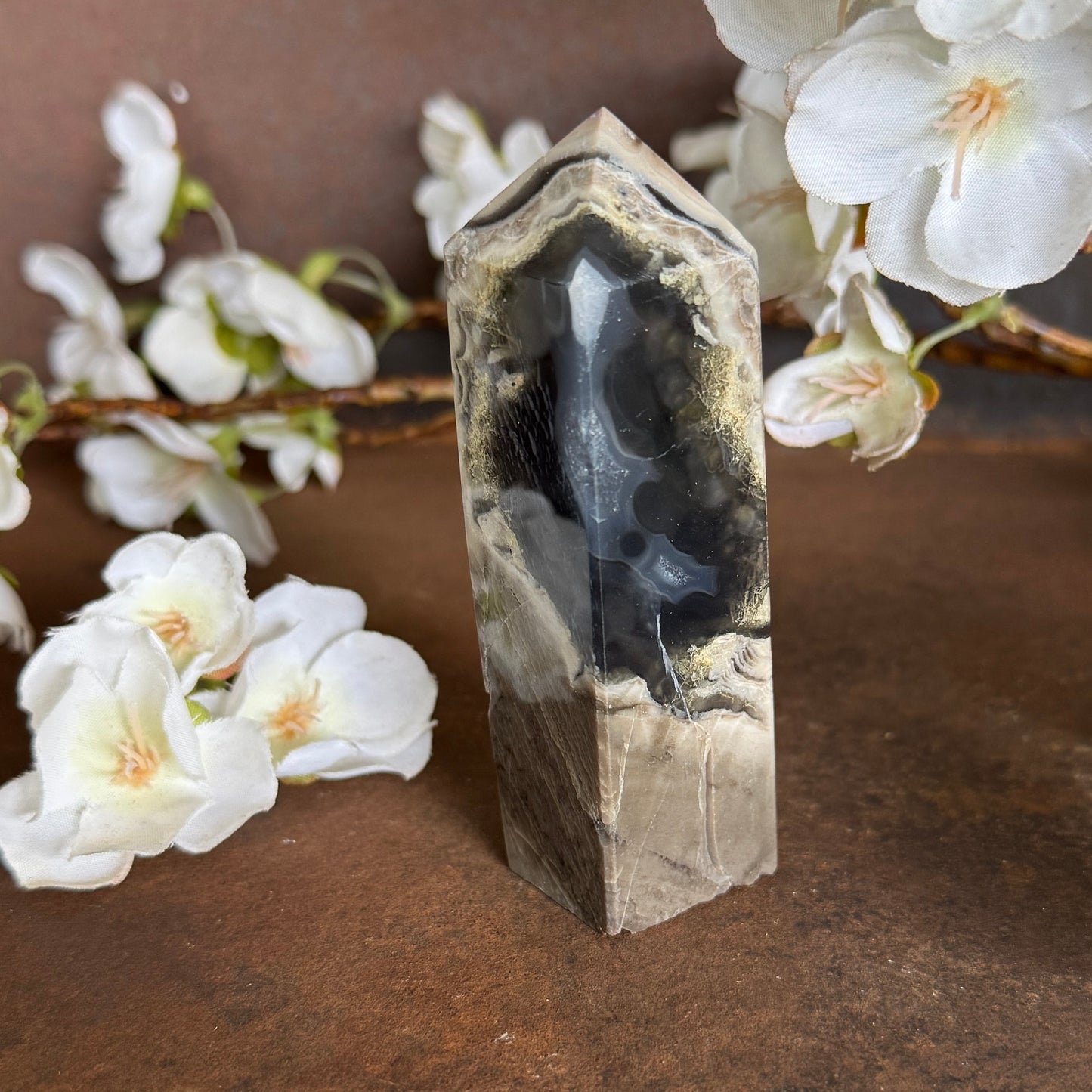 Volcanic Agate Four-Sided Crystal Tower – Energy Amplification, Protection & Spiritual Renewal