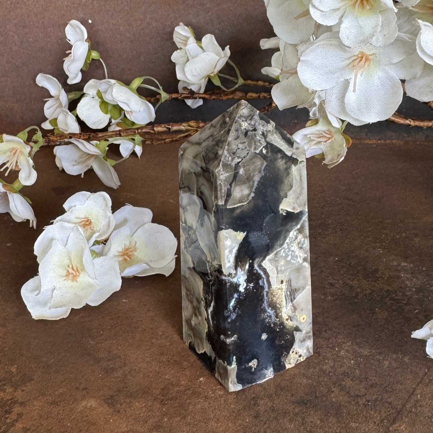 Volcanic Agate Four-Sided Crystal Tower – Energy Amplification, Protection & Spiritual Renewal