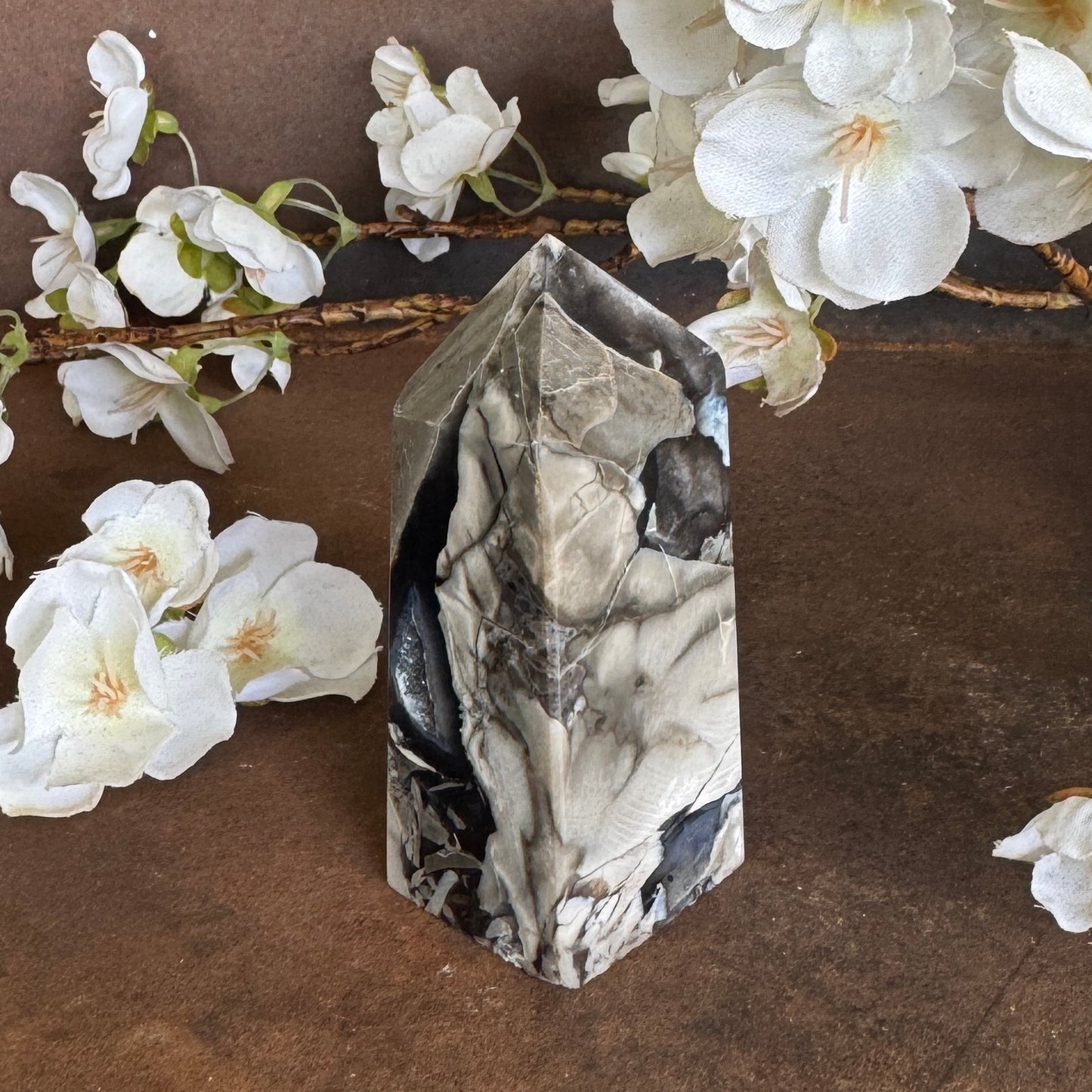 Volcanic Agate Four-Sided Crystal Tower – Energy Amplification, Protection & Spiritual Renewal