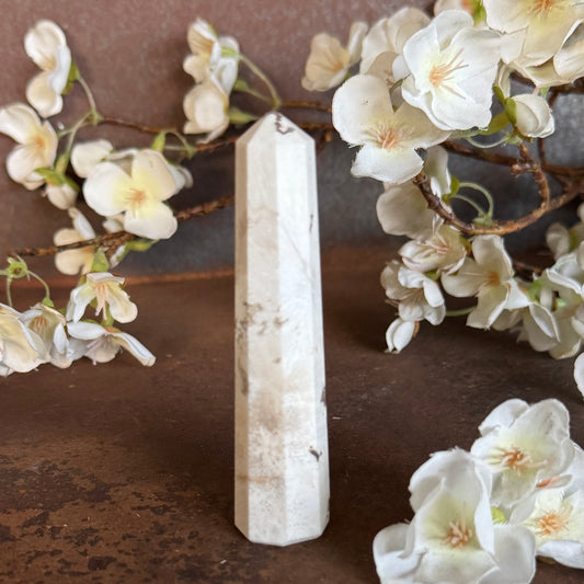 Scolecite Crystal Octagon Tower – Divine Light, Spiritual Awakening & High-Vibration Spiritual Healing Energy