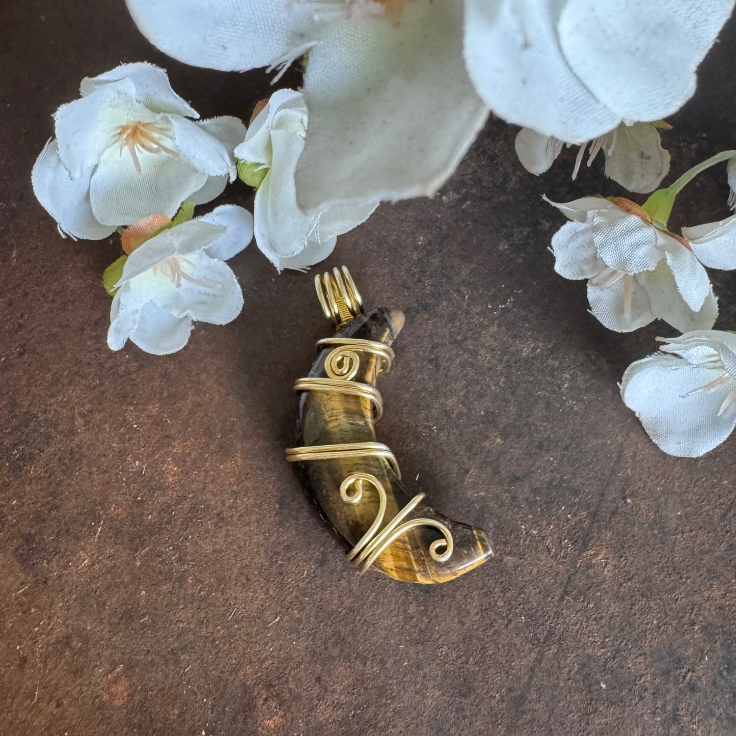 Tiger Eye Moon Pendant with Loop 37mm – Strength, Protection & Spiritual Healing Energy