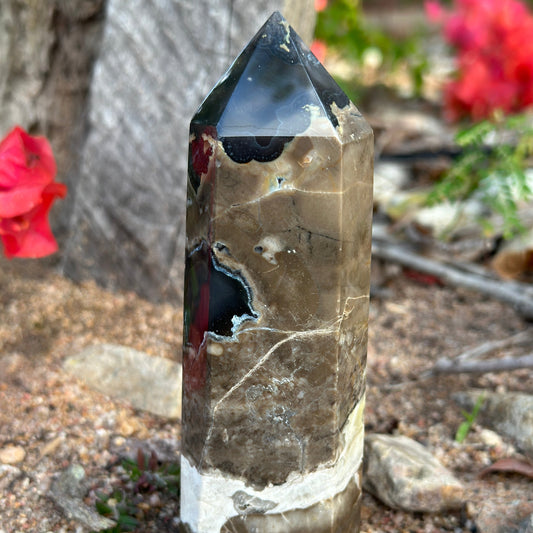 Volcanic Agate Tower – Rare UV-Reactive Crystal for Spiritual Protection, Strength & Energy Amplification