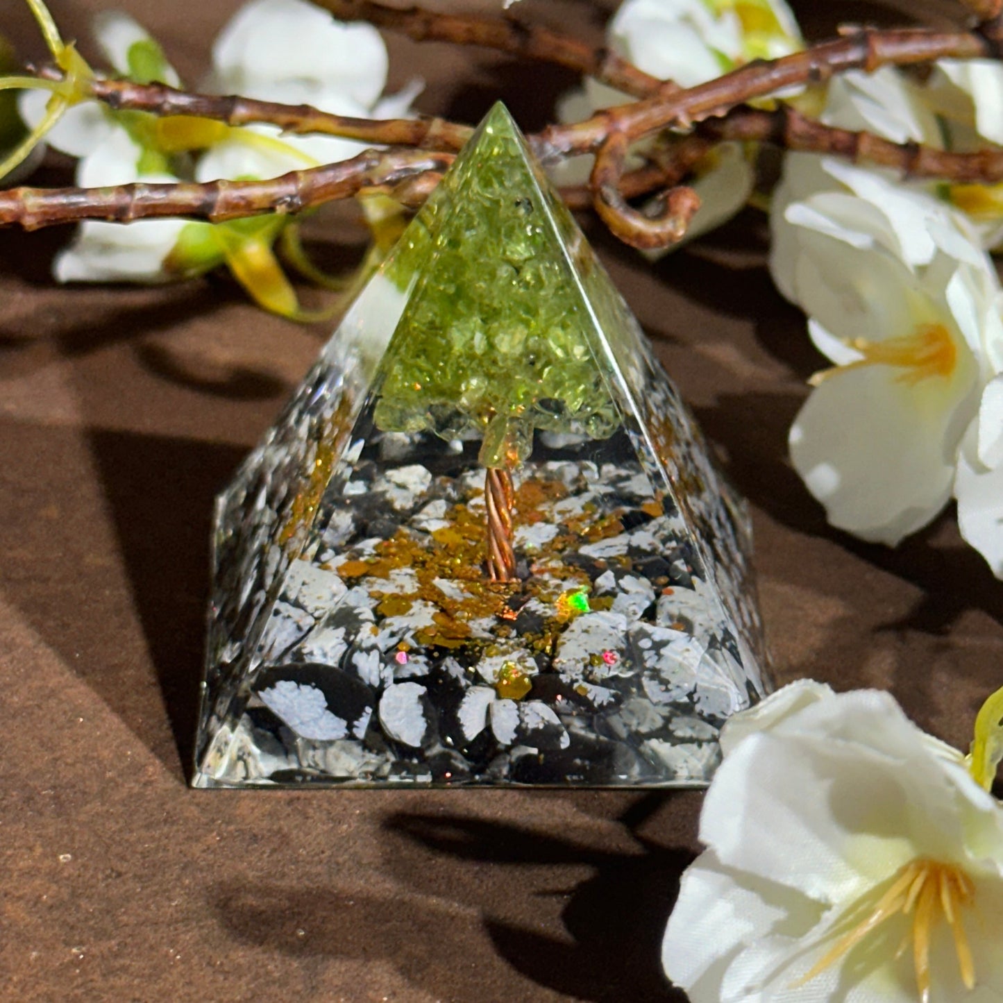 Orgonite Pyramid T009