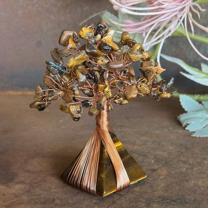 Flowering Crystal Tree Pyramid – Healing Crystals for Energy Amplification, Abundance & Spiritual Decor