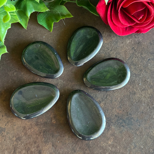 Magnetic Hematite Worry Stone – (3.7 to 5cm approx)