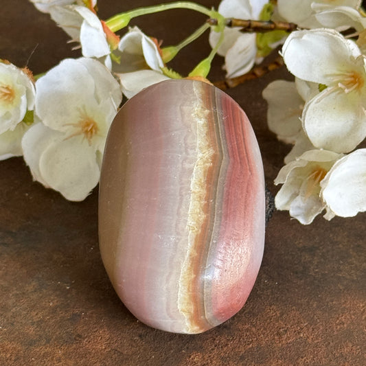Pink Onyx Palm Stone – Calm, Balance & Spiritual Healing