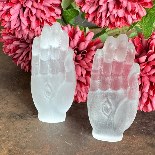 Selenite Crystal Hamsa Carving – Divine Protection, Energy Cleansing & Peaceful Harmony