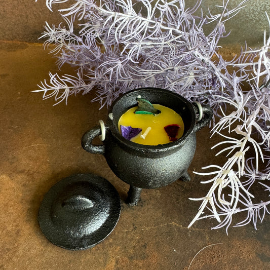 Cast Iron Cauldron Smudge Candle – Sandalwood | Rituals, Cleansing & Spiritual Balance