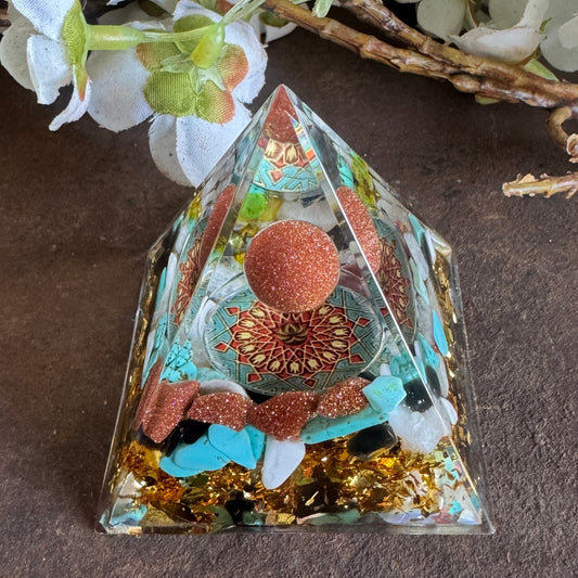 Orgonite Pyramid with Goldstone, Turquoise, Black Obsidian & Clear Quartz – Spiritual Healing, Protection & Energy Amplification