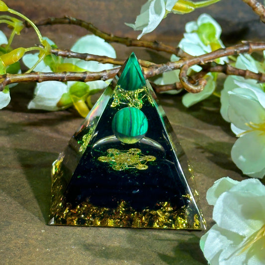 Orgonite Pyramid with Malachite & Black Obsidian | Emotional Healing, Protection & Positive Energy