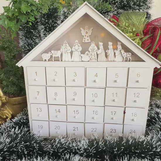 Crystal Advent Calendar | 25 Days of Exclusive Crystal Carvings with Illuminated Wooden