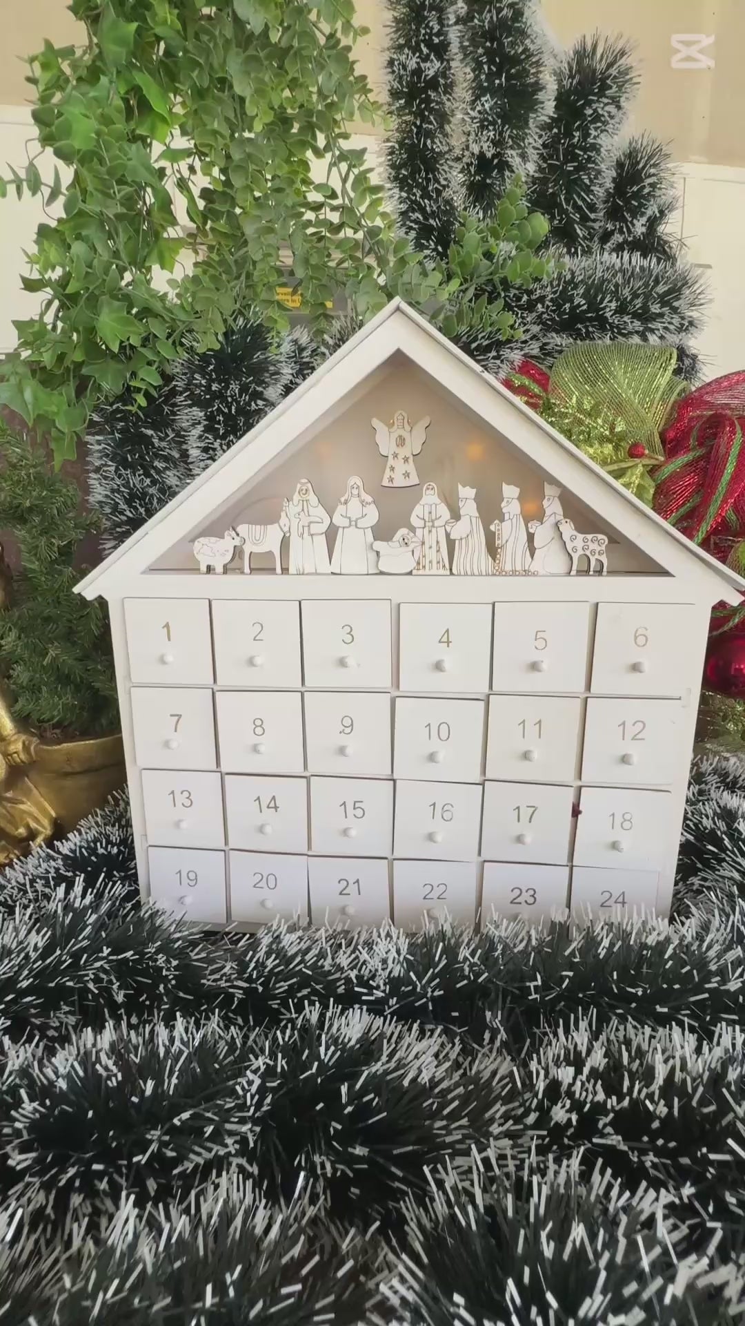 Crystal Advent Calendar | 25 Days of Exclusive Crystal Carvings with Illuminated Wooden